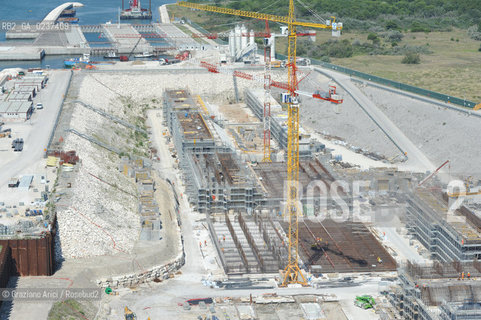 VENEZIA 21 GIUGNO 2011 - FOTO AEREE DEI LAVORI IN CORSO ALLA BOCCA DI PORTO DI CHIOGGIA ©Graziano Arici/Rosebud2  CONSORZIO VENEZIA NUOVA..