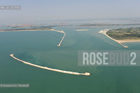 VENEZIA 21 CHIOGGIA 2011 - FOTO AEREE DEI LAVORI IN CORSO ALLA BOCCA DI PORTO DI LIDO©Graziano Arici/Rosebud2  CONSORZIO VENEZIA NUOVA