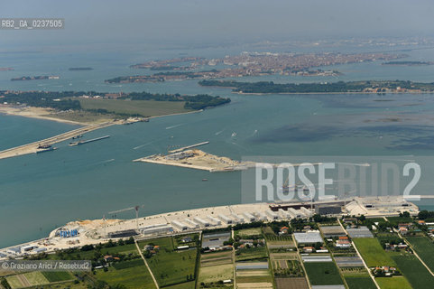 VENEZIA 21 CHIOGGIA 2011 - FOTO AEREE DEI LAVORI IN CORSO ALLA BOCCA DI PORTO DI LIDO©Graziano Arici/Rosebud2  CONSORZIO VENEZIA NUOVA