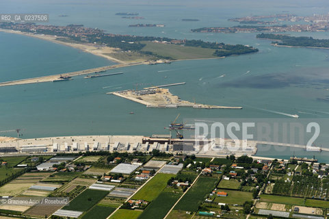 VENEZIA 21 CHIOGGIA 2011 - FOTO AEREE DEI LAVORI IN CORSO ALLA BOCCA DI PORTO DI LIDO©Graziano Arici/Rosebud2  CONSORZIO VENEZIA NUOVA