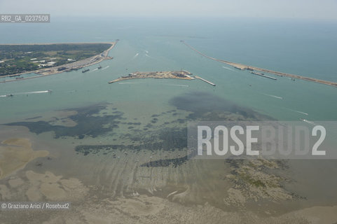 VENEZIA 21 CHIOGGIA 2011 - FOTO AEREE DEI LAVORI IN CORSO ALLA BOCCA DI PORTO DI LIDO©Graziano Arici/Rosebud2  CONSORZIO VENEZIA NUOVA