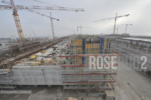 VENEZIA 15/12/10 - LAVORI ALLA BOCCA DI PORTO DI MALAMOCCO SICUREZZA  ©Graziano Arici/Rosebud2  CONSORZIO VENEZIA NUOVA