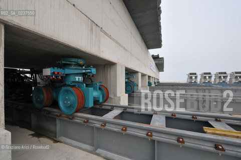 VENEZIA 15/12/10 - LAVORI ALLA BOCCA DI PORTO DI MALAMOCCO SICUREZZA  ©Graziano Arici/Rosebud2  CONSORZIO VENEZIA NUOVA