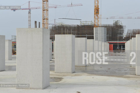 VENEZIA 15/12/10 - LAVORI ALLA BOCCA DI PORTO DI MALAMOCCO SICUREZZA  ©Graziano Arici/Rosebud2  CONSORZIO VENEZIA NUOVA