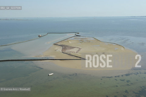 VENEZIA 21 GIUGNO 2011 - FOTO AEREE DELLE BARENE MILLECAMPI ©Graziano Arici/Rosebud2  CONSORZIO VENEZIA NUOVA