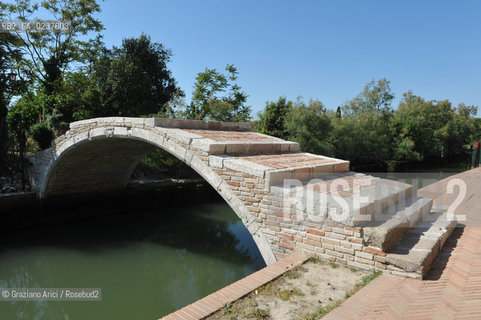VENEZIA 10/5/11 TORCELLO - LAVORI ESEGUITI SUI CANALI E SUI PERCORSI PEDEONALI RIO 1 ©Graziano Arici/Rosebud2    CONSORZIO VENEZIA NUOVA