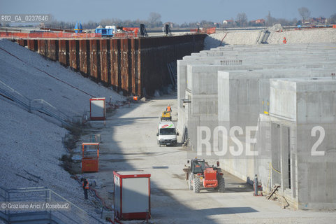 VENEZIA 3/2/11 - LAVORI IN CORSO ALLA BOCCA DI PORTO DI LIDO LATO TREPORTI ©Graziano Arici/Rosebud2 CONSORZIO VENEZIA NUOVA