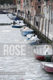 Venice 6/2/12 - Frozen canals and lagoon laguna e canali ghiacciati per il freddo canale degli ormesini e di s.giobbe ©Graziano Arici/Rosebud2