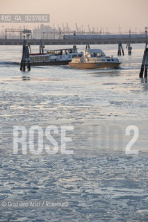 Venice 6/2/12 - Frozen canals and lagoon laguna e canali ghiacciati per il freddo canale degli ormesini e di s.giobbe ©Graziano Arici/Rosebud2