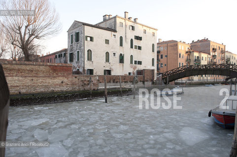 Venice 6/2/12 - Frozen canals and lagoon laguna e canali ghiacciati per il freddo canale degli ormesini e di s.giobbe ©Graziano Arici/Rosebud2