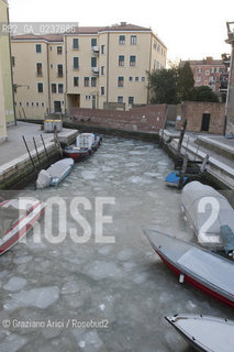 Venice 6/2/12 - Frozen canals and lagoon laguna e canali ghiacciati per il freddo canale degli ormesini e di s.giobbe ©Graziano Arici/Rosebud2