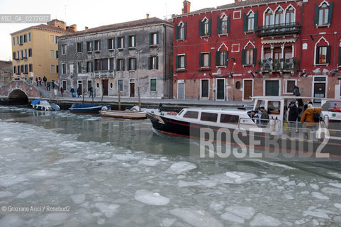 Venice 6/2/12 - Frozen canals and lagoon laguna e canali ghiacciati per il freddo canale degli ormesini e di s.giobbe ©Graziano Arici/Rosebud2