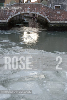 Venice 6/2/12 - Frozen canals and lagoon laguna e canali ghiacciati per il freddo canale degli ormesini e di s.giobbe ©Graziano Arici/Rosebud2