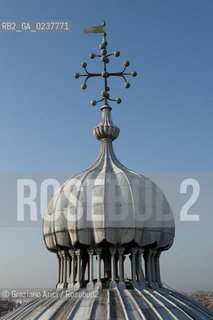 Venezia 12/1/12 - Lavori di restauro delle Cupole della Basilica di San Marco di Venezia. I lavori di restauro sono diretti dalla Procuratoria della Basilica e da 1000 anni fanno in modo che la complessa struttura sia continuamente monitorata e restaurata - dome of the St:Marks Basilik ©Graziano Arici/Rosebud2