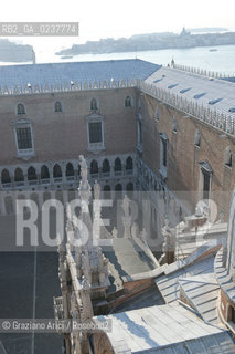 Venezia 12/1/12 - Lavori di restauro delle Cupole della Basilica di San Marco di Venezia. I lavori di restauro sono diretti dalla Procuratoria della Basilica e da 1000 anni fanno in modo che la complessa struttura sia continuamente monitorata e restaurata - dome of the St:Marks Basilik ©Graziano Arici/Rosebud2