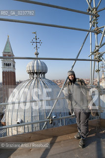 Venezia 12/1/12 - Lavori di restauro delle Cupole della Basilica di San Marco di Venezia. I lavori di restauro sono diretti dalla Procuratoria della Basilica e da 1000 anni fanno in modo che la complessa struttura sia continuamente monitorata e restaurata - dome of the St:Marks Basilik marta buso ©Graziano Arici/Rosebud2