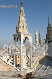 Venezia 12/1/12 - Lavori di restauro delle Cupole della Basilica di San Marco di Venezia. I lavori di restauro sono diretti dalla Procuratoria della Basilica e da 1000 anni fanno in modo che la complessa struttura sia continuamente monitorata e restaurata - dome of the St:Marks Basilik ©Graziano Arici/Rosebud2