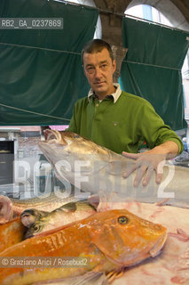 Venice 5/5/12 - One of the best fishmonger in the Rialto Fishmarket. Marco Bergamasco - pescivendolo di Rialto pesce mercato ©Graziano Arici/Rosebud2