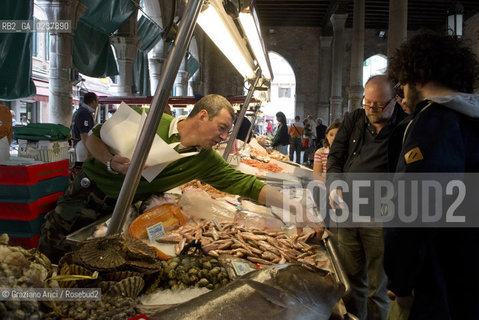 Venice 5/5/12 - One of the best fishmonger in the Rialto Fishmarket. Marco Bergamasco - pescivendolo di Rialto pesce mercato ©Graziano Arici/Rosebud2
