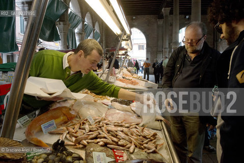 Venice 5/5/12 - One of the best fishmonger in the Rialto Fishmarket. Marco Bergamasco - pescivendolo di Rialto pesce mercato ©Graziano Arici/Rosebud2