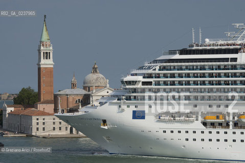 Venice, june 2012 - A cruise liner in St.Mark Bassin - nave da crociera nel bacino di S.Marco transantlatico ©Graziano Arici/Rosebud2