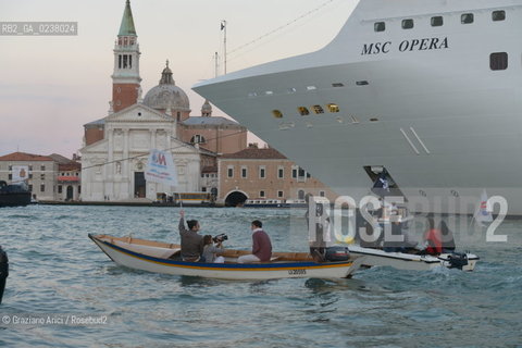 Venice 16/09/2012 -  Demonstration against  the great cruise liners in front of St.Mark - manifestazione del Comitato contro le Grandi Navi davanti al bacino di S.Marco nave ©Graziano Arici/Rosebud2