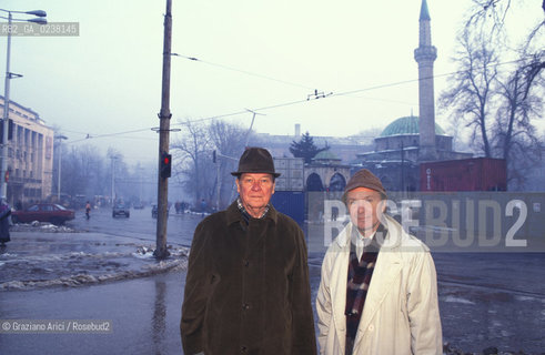 Sarajevo,Bosnia-Erzegovina,1994.Il presidente della Civic Petar la comunità italiana a Sarajevo con un socio..Sarajevo,Bosnia-Erzegovina,1994.The president of the Civic Petar the Italian community in Sarajevo with a partner ©Graziano Arici/Rosebud2