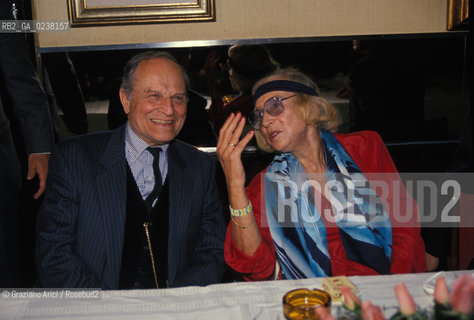 Venezia,1987. Visita a Venezia di Maria Josè di Savoia, ex regina dItalia, moglie di Umberto I di Savoia. Maria Josè di Savoia insieme ad Antonello Trombadori, capo partigiano. Politica Regina Italia Savoia ritratto partigiano.Venice,1987. Maria Josè di Savoia, ex Queen of Italy, wife of Umberto I di Savoia, during the visit in Venice. Maria Josè di Savoia with Antonello Trombadori ©Graziano Arici/Rosebud2