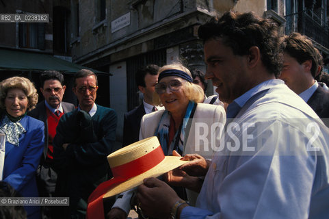 Venezia,1987. Visita a Venezia di Maria Josè di Savoia, ex regina dItalia, moglie di Umberto I di Savoia. Politica Regina Italia Savoia ritratto.Venice,1987. Maria Josè di Savoia, ex Queen of Italy, wife of Umberto I di Savoia, during the visit in Venice ©Graziano Arici/Rosebud2