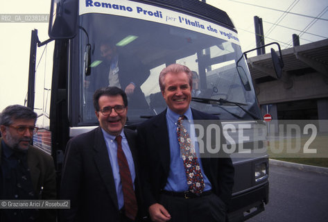 Padova,1988.Il politico ed economista italiano Romano Prodi con limprenditore italiano Gilberto Benneton.Politica politico economista .Padua,1988.The italian politician and statesman Romano Prodi with the italian businessman Gilberto Benetton ©Graziano Arici/Rosebud2
