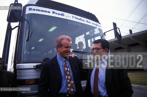 Padova,1988.Il politico ed economista italiano Romano Prodi con limprenditore italiano Gilberto Benneton.Politica politico economista .Padua,1988.The italian politician and statesman Romano Prodi with the italian businessman Gilberto Benetton ©Graziano Arici/Rosebud2