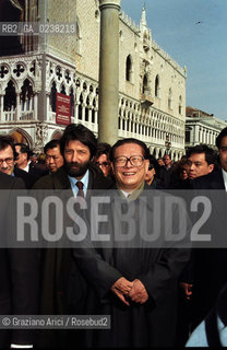 Venezia, 1999.Il Presidente della Repubblica Popolare Cinese Jiang Zemin a Venezia insieme al sindaco Massimo Cacciari. Politica presidente Cina cinese visita.Venice, 1999. The President of the Peoplès Republic of China Jiang Zemin during the visit in Venice with the Mayor Massimo Cacciari ©Graziano Arici/Rosebud2