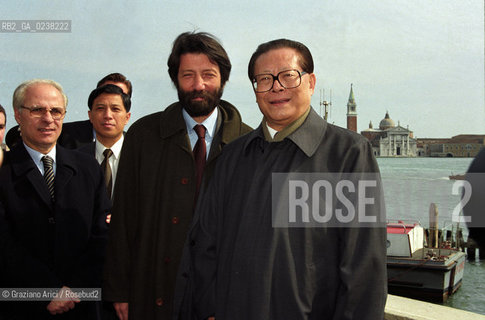 Venezia, 1999.Il Presidente della Repubblica Popolare Cinese Jiang Zemin a Venezia insieme al sindaco Massimo Cacciari. Politica presidente Cina cinese visita.Venice, 1999. The President of the Peoplès Republic of China Jiang Zemin during the visit in Venice with the Mayor Massimo Cacciari ©Graziano Arici/Rosebud2