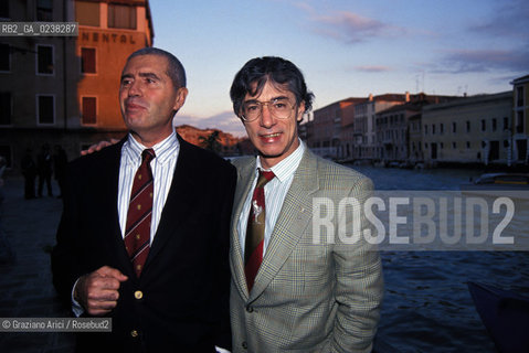 Venezia,1993.Il politico della Lega Nord Aldo Mariconda candidato sindaco di Venezia con il leader e fondatore della Lega Nord Umberto Bossi. Politica politico Lega Nord ritratto.Venice,1993.The politician of the Lega Nord Party Aldo Mariconda candidate for mayor of Venice with Umberto Bossi leader of the Lega Nord Party ©Graziano Arici/Rosebud2