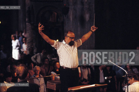 Venezia,1988. Concerto tenuto nella Basilica di San Marco. Il compositore e direttore dorchestra polacco Krzysztof Penderecki. Compositore musica classica direttore orchestra.Venice,1988.Concert by San Marcòs Church.The Polish composer and conductor Krzysztof Penderecki ©Graziano Arici/Rosebud2