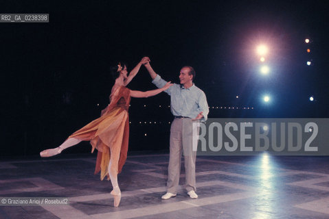 Venezia, 1986.Ritratto del coreografo e ballerino Roland Petit con la ballerina Zizi Jeanmaire. Danza spettacolo ritratto coreografo ballerino ballerina.Venice, 1986. Portrait of the choreographer and dancer Roland Petit with the ballet dancer Zizi Jeanmaire ©Graziano Arici/Rosebud2
