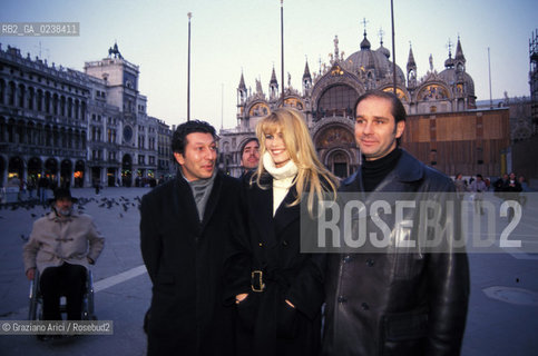 Venezia,1996.Ritratto della top model Claudia Schiffer a Venezia.Moda top model indossatrice modella .Venice,1996.Portrait of the fashion top model Claudia Schiffer in Venice ©Graziano Arici/Rosebud2