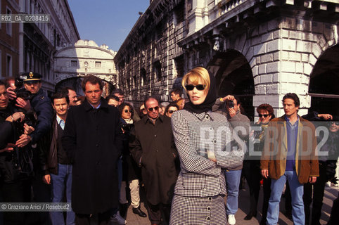 Venezia,1996.Ritratto della top model Claudia Schiffer a Venezia.Moda top model indossatrice modella .Venice,1996.Portrait of the fashion top model Claudia Schiffer in Venice ©Graziano Arici/Rosebud2