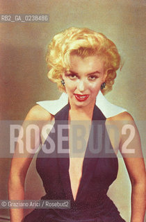- Ritratto dellattrice Marylin Monroe, senza indicazione dellautore. Cinema attrice star diva ritratto.- Portrait of the actress Marylin Monroe, no authors indication -  Archivio Graziano Arici..LArchivio Arici non è riuscito ad avere informazioni sullautore di questa foto. Siamo comunque a disposizione di qualunque avente diritto per riconoscere eventuali proprietà intellettuali che non sia stato possibile fin qui attribuire. .Qualora si fosse inavvertitamente leso qualsiasi diritto di riproduzione, si prega di contattare lArchivio che provvederà a rimuovere le immagini in questione..La cessione dei diritti di questa immagine si intende per quanto di nostra competenza. Non comprende invece le eventuali spese  relative a diritti che potranno essere richiesti dagli Enti o persone fisiche cui appartengono eventualmente i soggetti  ripresi. Tali costi, ove necessari, e l’espletamento di qualsivoglia pratica di richiesta di concessione del permesso di pubblicazione sono esclusivamente a carico e a cura del soggetto acquirente di questa immagine.  astga ©Graziano Arici/Rosebud2