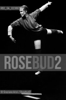 -Venezia,1980. Teatro Malibran. La ballerina e coreografa Carolyn Carson durante le prove del balletto Undici Onde. Danza ballerina coreografa teatro prove.-Venice,1980. Teatro Malibran. The dancer and coreograph Carolyn Carson during the rehearse of ballet Undici Onde © Archivio Graziano Arici MES  astga ©Graziano Arici/Rosebud2