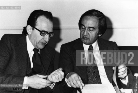 -Venezia,1979. Larchitetto urbanista Tomas Maldonado e lo storico Wladimiro Dorigo. Arte Biennale Architettura Letteratura storico ritratto.-Venice,1979.Portrait of the architect Tomas Maldonado and the historian Wladimiro Dorigo ©Graziano Arici/Rosebud2  astga ©Graziano Arici/Rosebud2