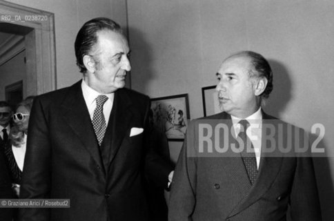 -Venezia,1982. Il finanziere e imprenditore Orazio Bagnasco insieme a Mario Valeri Manera, industriale, alla Mostra di Renato Guttuso a Palazzo Grassi. Politica Economia Finanza imprenditore finanziere politico ritratto.-Venice,1982.Portrait of the financier Orazio Bagnasco with the businessman Mario Valeri Manera, during the visit of the Renato Guttusòs Exhibition at Palazzo Grassi ©Graziano Arici/Rosebud2  astga ©Graziano Arici/Rosebud2