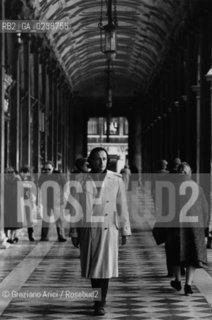 -Venezia,1993. Ritratto del direttore dorchestra Eliahu Inbal mentre passeggia sotto i portici di Piazza San Marco.  Musica Classica Direttore Orchestra ritratto San Marco.-Venice,1993. Portrait of the conductor Eliahu Inbal in Saint Marks Square ©Graziano Arici/Rosebud2  astga ©Graziano Arici/Rosebud2
