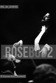 -Venezia,1995. Ritratto del direttore dorchestra e compositore Giuseppe Sinopoli durante un concerto.  Musica Classica Direttore Orchestra ritratto .-Venice,1995. Portrait of the conductor and composer Giuseppe Sinopoli during a concert ©Graziano Arici/Rosebud2  astga ©Graziano Arici/Rosebud2