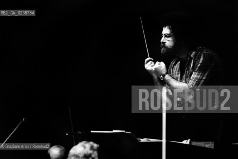 -Venezia,1995. Ritratto del direttore dorchestra e compositore Giuseppe Sinopoli durante un concerto.  Musica Classica Direttore Orchestra ritratto .-Venice,1995. Portrait of the conductor and composer Giuseppe Sinopoli during a concert ©Graziano Arici/Rosebud2  astga ©Graziano Arici/Rosebud2