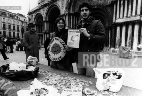 Venezia, 1979.Manifestazione contro il convegno nazionale sulla sicurezza nucleare. Politica manifestazione protesta nucleare.Venice, 1979.Demonstration against the national convention on nuclear safety  ©Graziano Arici/Rosebud2