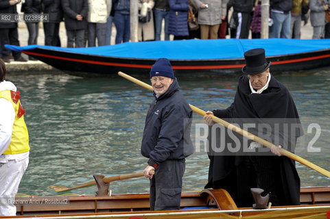 Venice 20/02/11 - Opening of the Venice Carnival 2011 - Volo della Pantegana or the Rat Flight in the Cannaregio Canal  topo carnevale ©Graziano Arici/Rosebud2