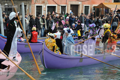 Venice 20/02/11 - Opening of the Venice Carnival 2011 - Volo della Pantegana or the Rat Flight in the Cannaregio Canal  topo carnevale ©Graziano Arici/Rosebud2