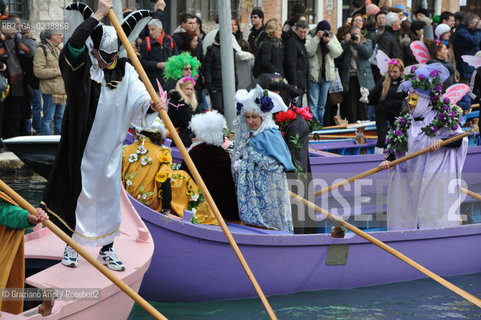 Venice 20/02/11 - Opening of the Venice Carnival 2011 - Volo della Pantegana or the Rat Flight in the Cannaregio Canal  topo carnevale ©Graziano Arici/Rosebud2