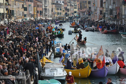 Venice 20/02/11 - Opening of the Venice Carnival 2011 - Volo della Pantegana or the Rat Flight in the Cannaregio Canal  topo carnevale ©Graziano Arici/Rosebud2